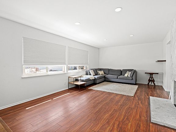 5th image of 221 Sherwood Pl
