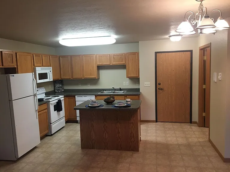 Belcastle Apartments — Photo 46