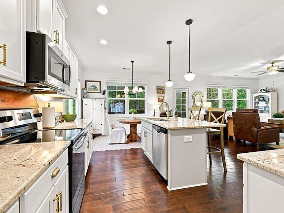 2nd image of 8013 N Pine Shadows Dr
