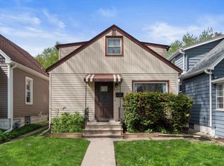 8600 W Maple St, West Allis, WI 53214