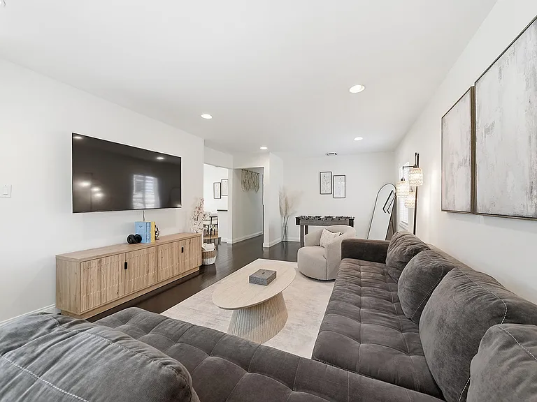 4136 Tilden Ave — Photo 5