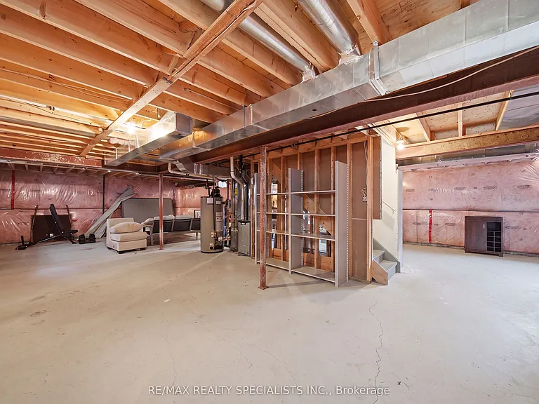 120 Milby Cres — Photo 34