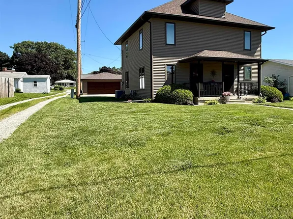 305 School St, Reinbeck, IA 50669