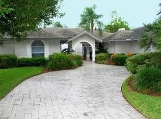 170 Edgemere Way S, Naples, FL 34105