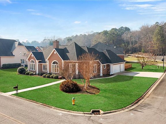 4th image of 15 Saddlebrook Dr SE