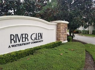 555 SW Glen Crest Way, Stuart, FL 34997