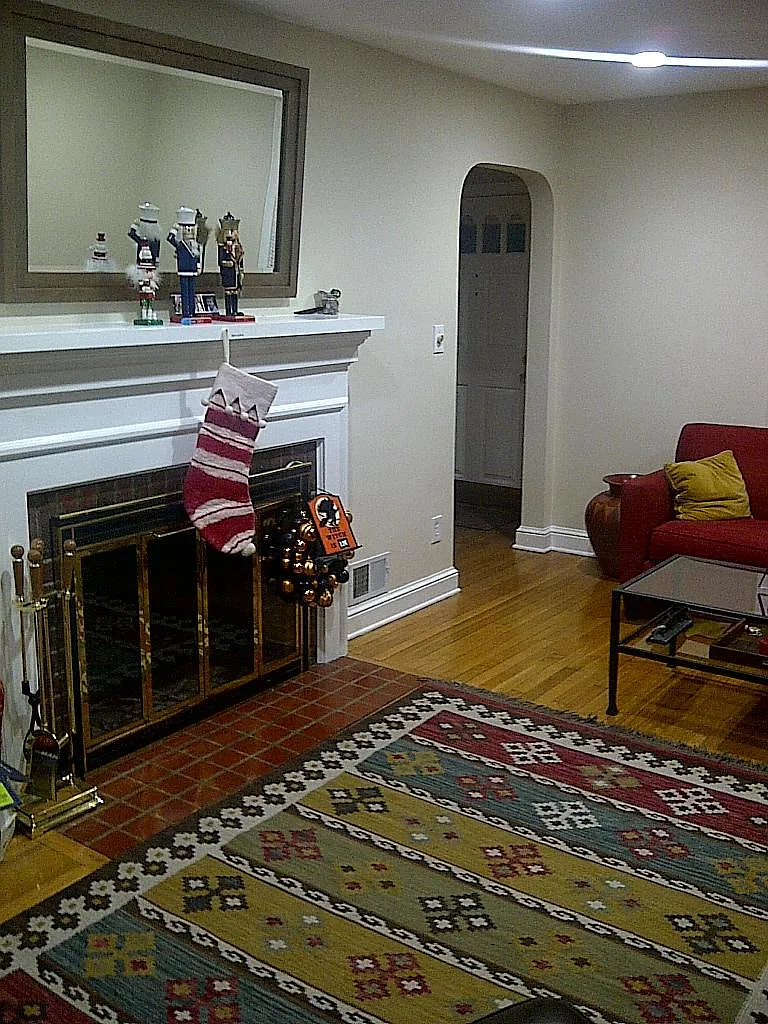 Living room - 1420 N Taylor St