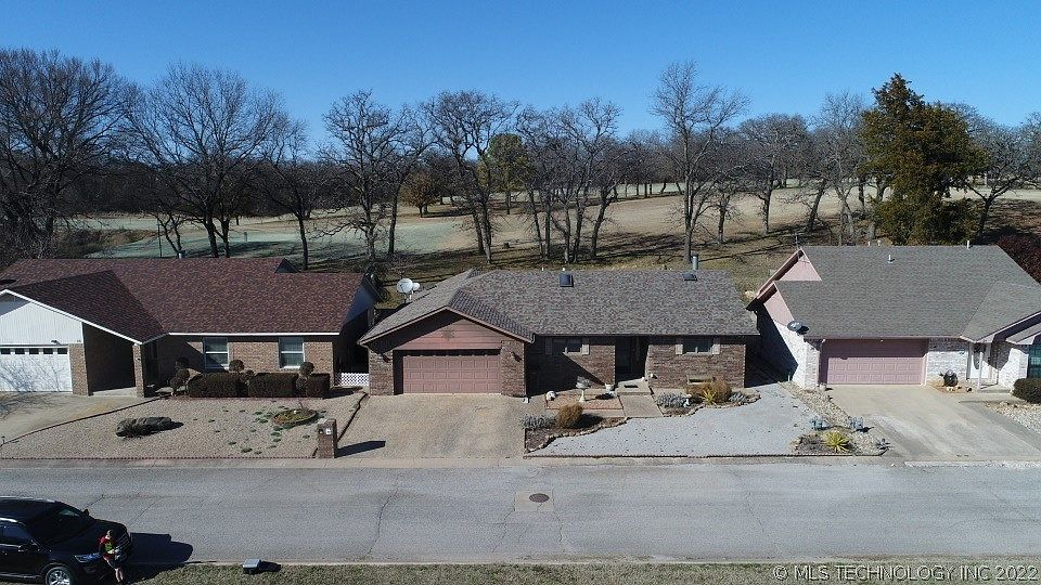 1st image of 26 W Valley
