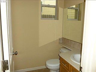 5th image of 4121 NE 48th Ave