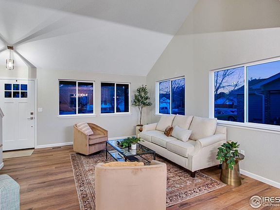4th image of 585 Lavastone Ave
