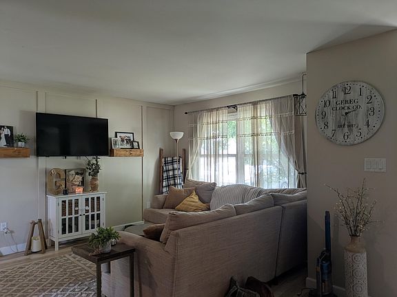 4th image of 17533 Calhoun St