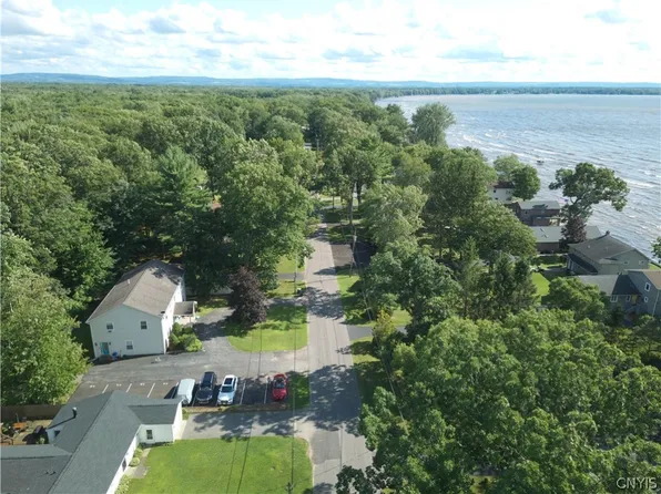 6674 N Lakeshore Rd, Verona, NY 13478
