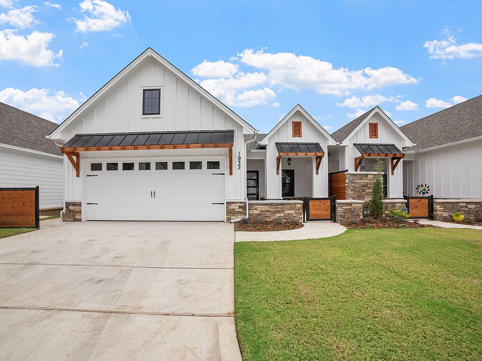 1st image of 1933 W Huntsville Pl