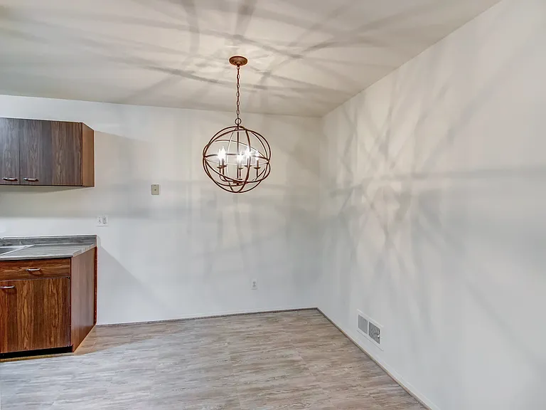 Jamestown Village Apartments — Photo 8