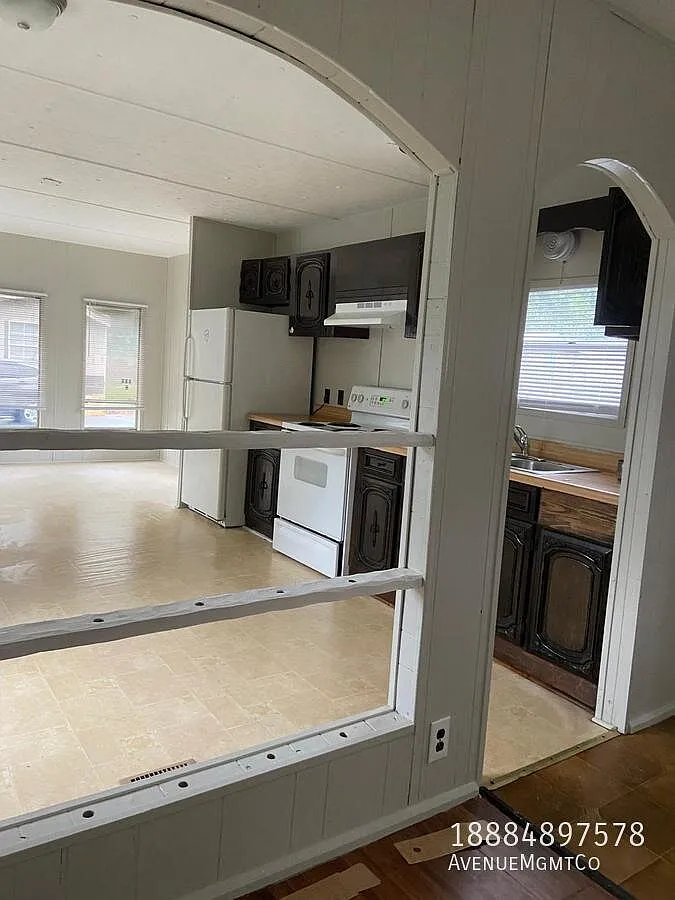 Affordable 2BR Home in Hickory | Starnes Park Location — Photo 2