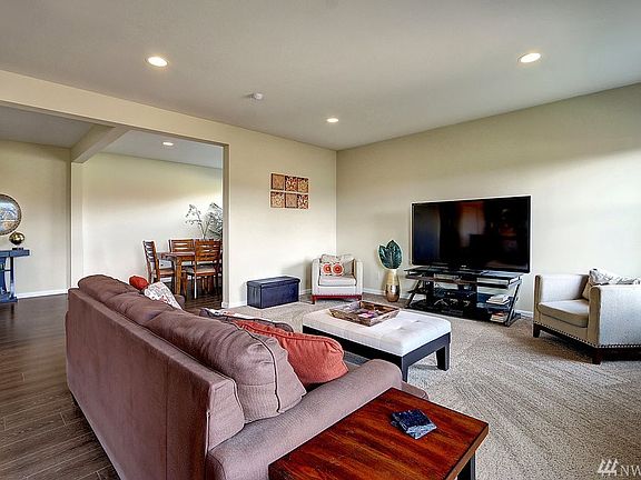 5th image of 1317 28th St NW
