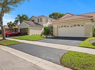 845 Falling Water Rd, Fort Lauderdale, FL 33326