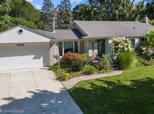 33994 Hampshire St, Livonia, MI 48154