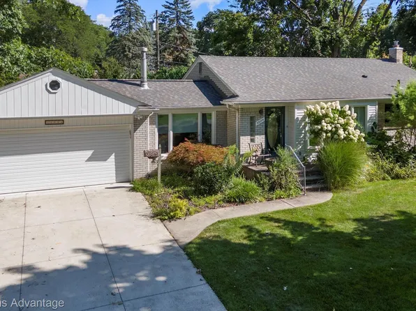 33994 Hampshire St, Livonia, MI 48154