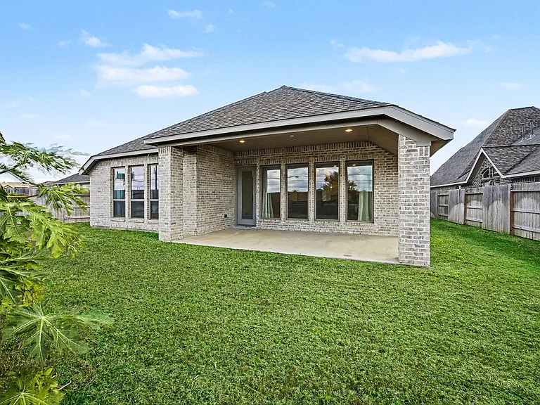 5610 Vintage Oaks Ln — Photo 18