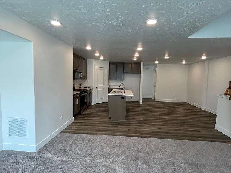 1122 N 1920 W — Photo 5