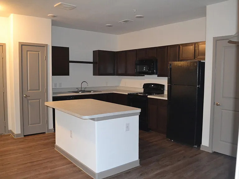 Majestic Ranch Apartment Homes — Photo 10