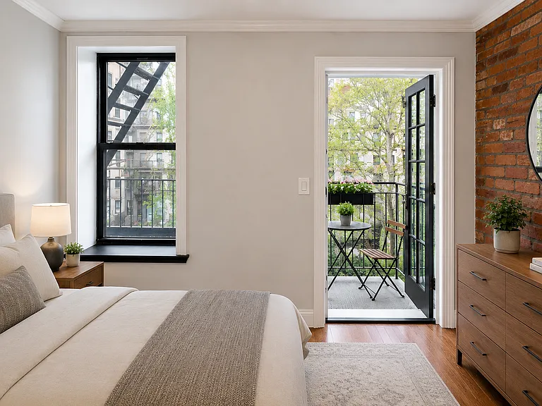 252 Mott St #17 — Photo 1