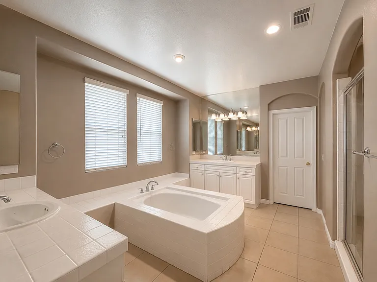 1461 W Harrison Ave — Photo 13