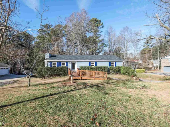 5495 Balmoral Dr, Douglasville, GA 30135