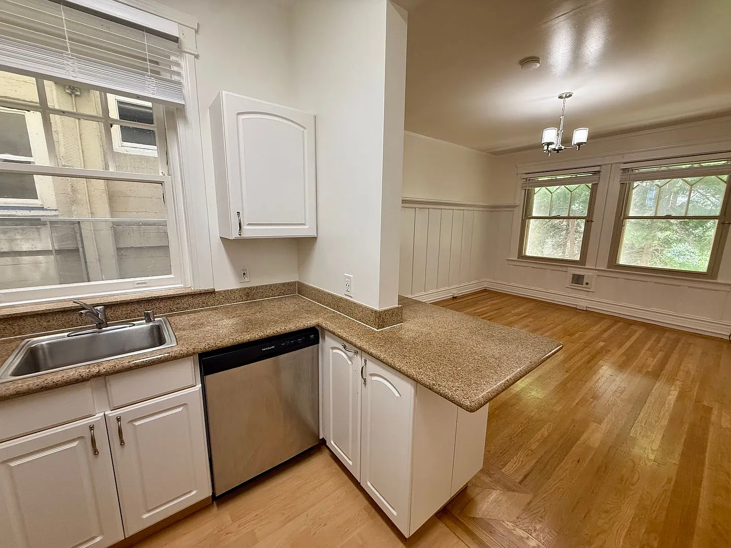 Classic San Francisco character in an exceptional Nob Hill location! — Photo 4