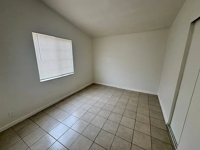 44733 Foxton Ave — Photo 10