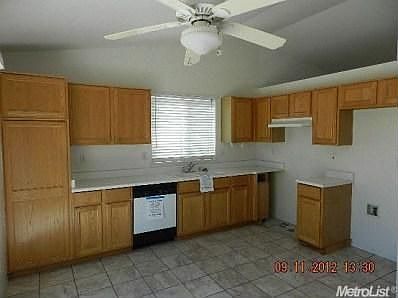 3rd image of 852 Huntingdale Ct