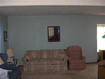 4th image of 3895 E 42nd St