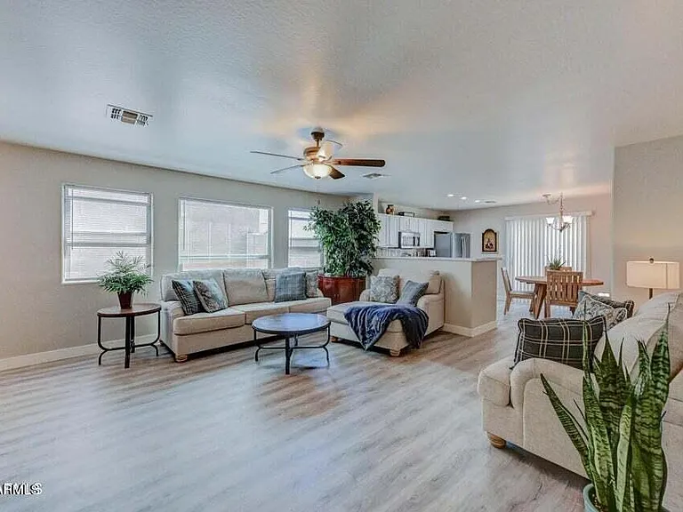 2477 E Meadow Land Dr — Photo 7