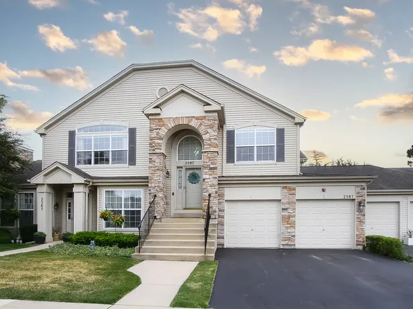 2587 Oak Dr, Dundee, IL 60118