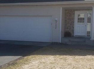 21036 Bridle Pass Dr, Forest Lake, MN 55025