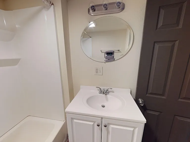 793 Park Ave — Photo 14