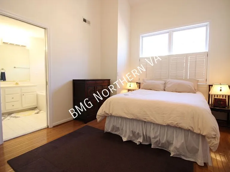 2304 N Greenbrier Ct #206 — Photo 14