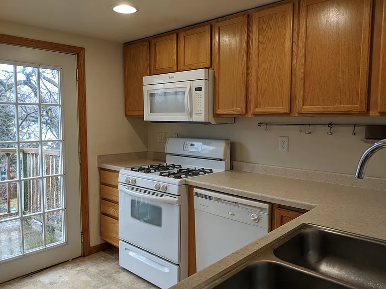 2518 E Johnson St #2 — Photo 28
