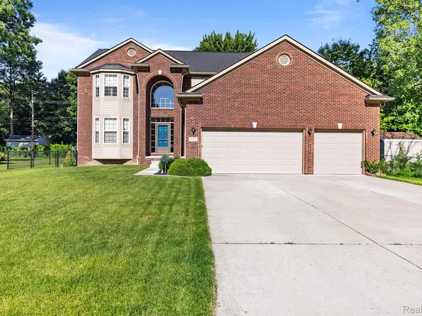 3571 Samuel Ave, Rochester Hills, MI 48309