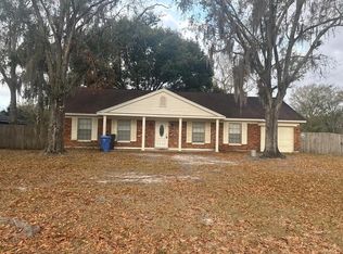 19910 Longleaf Dr, Lutz, FL 33548