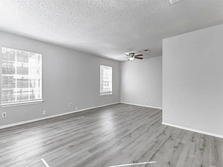 702 Lyle West Ave #C — Photo 5