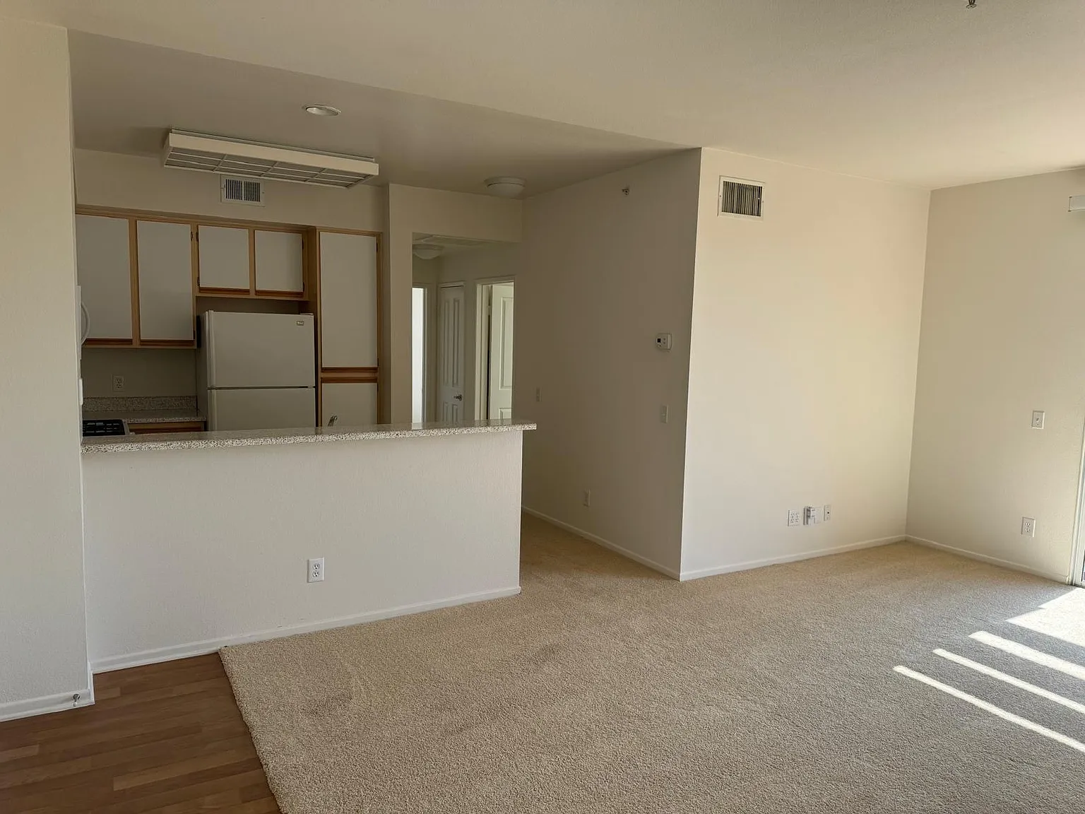 2 bed, 923 sqft, $3,225 — Photo 1