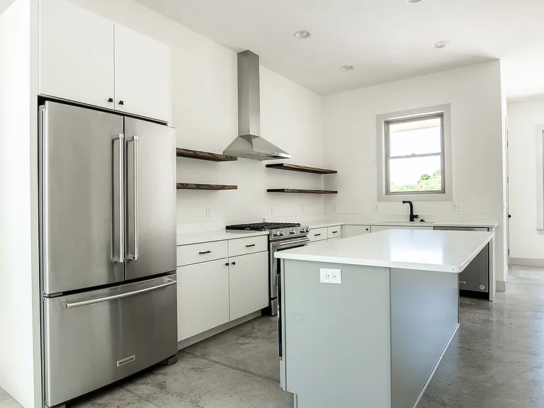 109 Stringer St #101 — Photo 5