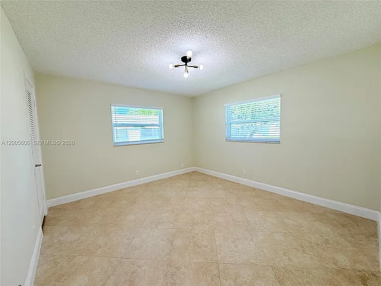8581 NW 17th St — Photo 28