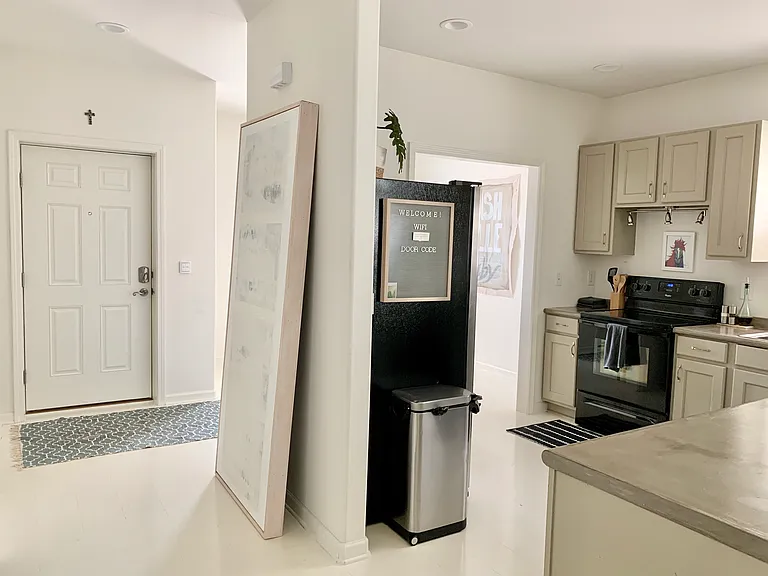 455 Monticello St — Photo 4