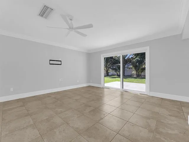 1180 SW 17th St — Photo 20
