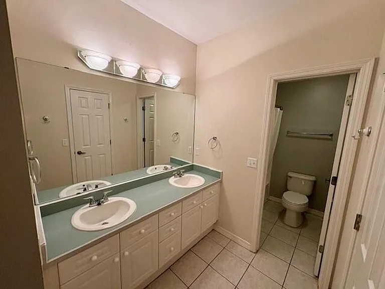 406 Westlake Ct — Photo 10
