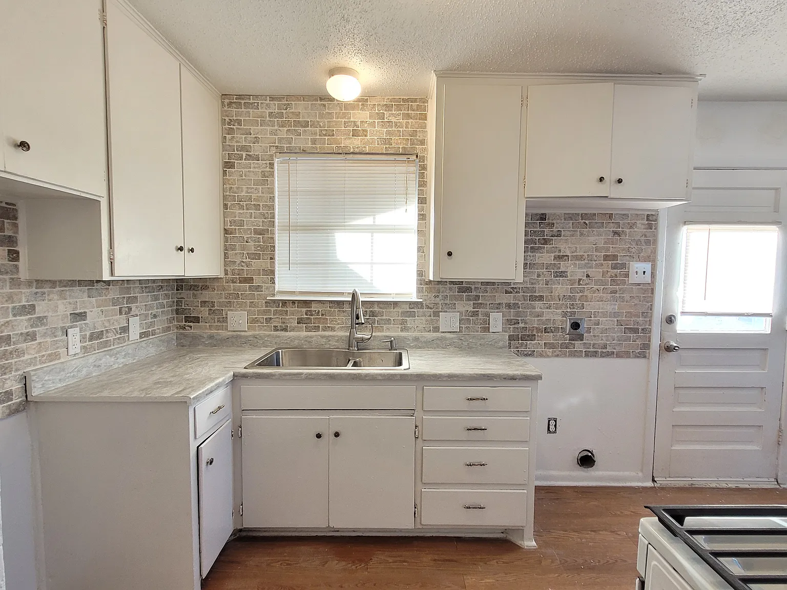 1001 W 30th Street — Photo 1