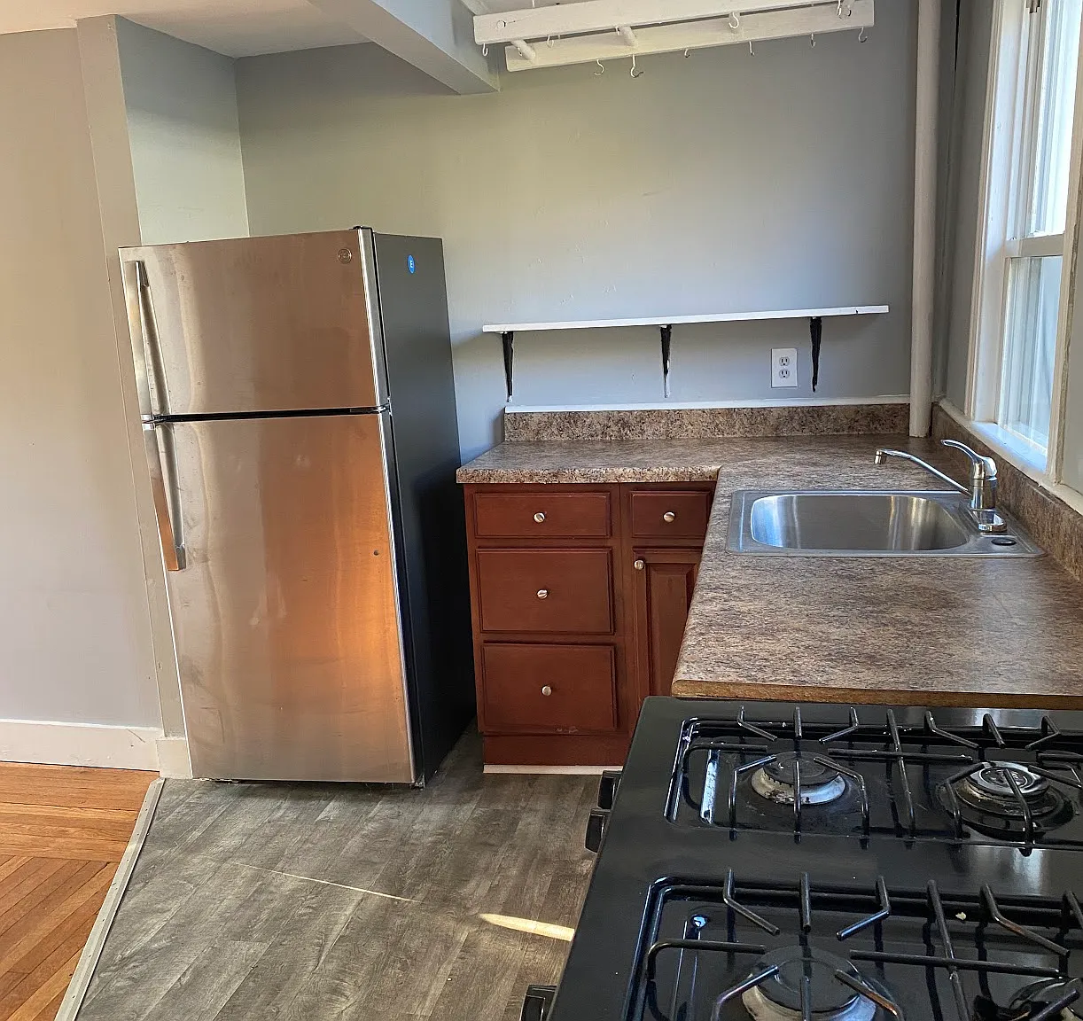 6 bed, $4,995 — Photo 1